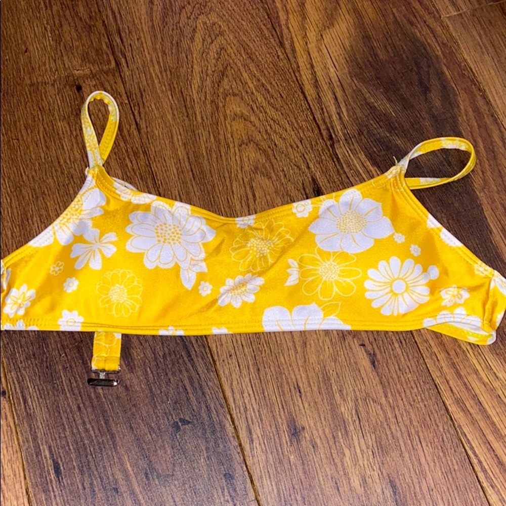 Yellow flower top